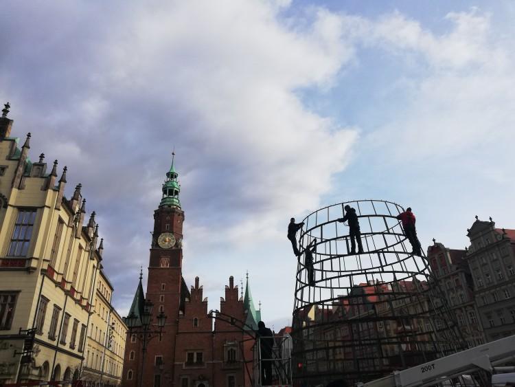 Koniec sezonu. Restauracje demontują ogródki piwne