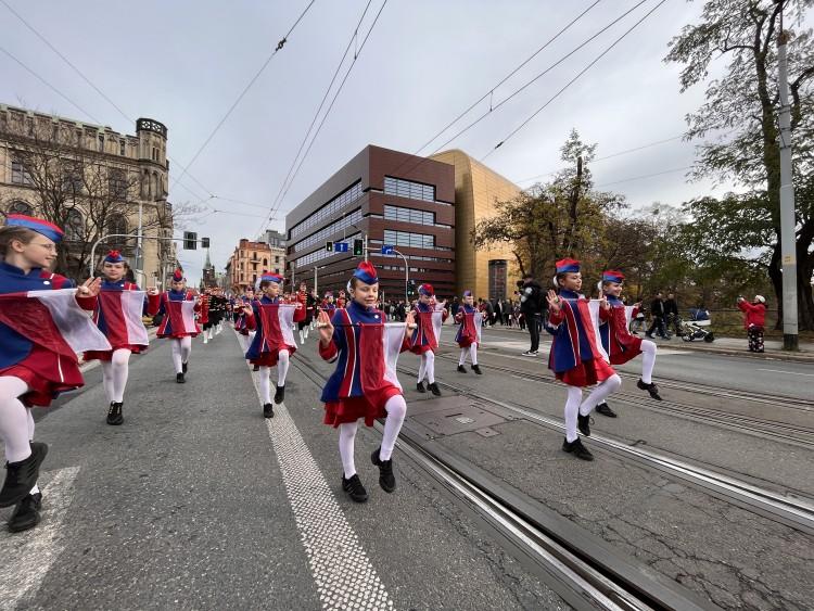 Wrocław: Radosna Parada Niepodległości 2022 przeszła przez miasto [ZDJĘCIA]