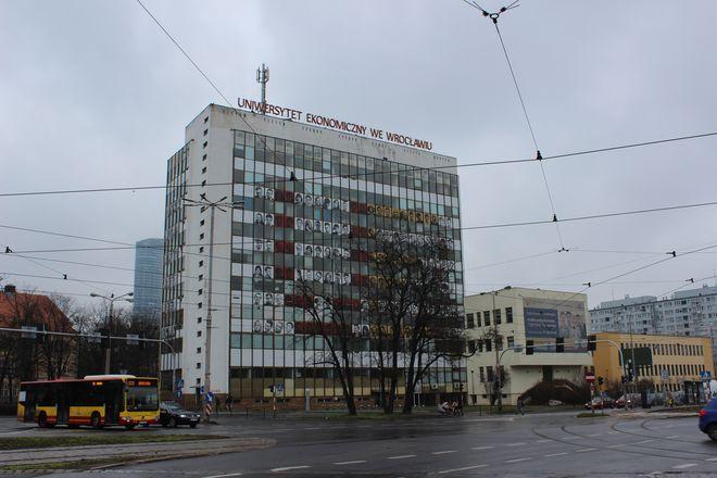 Przebudują jeden z najbardziej rozpoznawalnych budynków we Wrocławiu [FOTO]