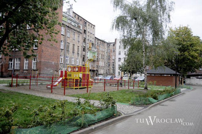 Tu miasto zrewitalizuje podwórka i postawi nowe place zabaw [LISTA]