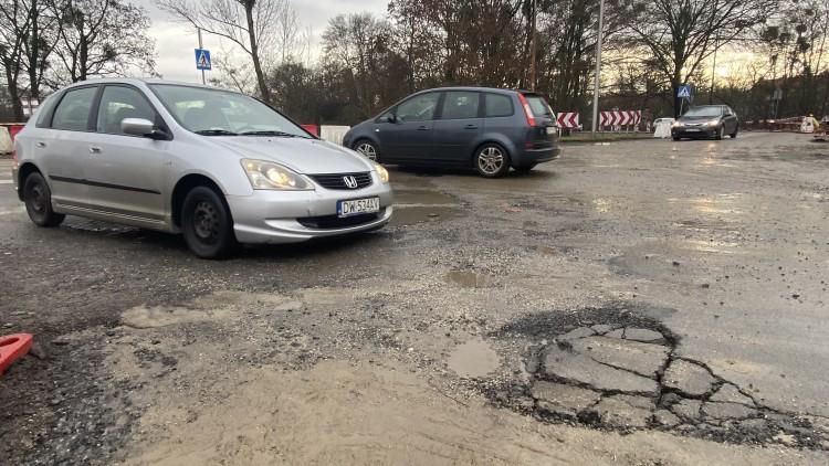 Drogowcy pokazali Jackowi Sutrykowi, gdzie mają jego polecenia. Tak załatali ulicę