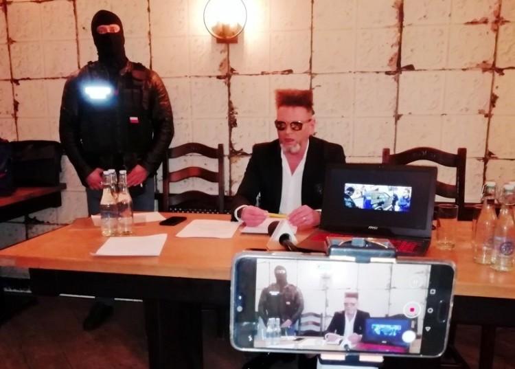 Fałszywy sklep Jula okradł firmę spod Wrocławia, do akcji wkroczył detektyw Rutkowski
