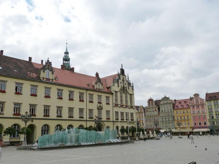 Wrocławscy urzędnicy na płatnym kongresie. Dwa dni później zapomnieli, kto na nim był i za ile