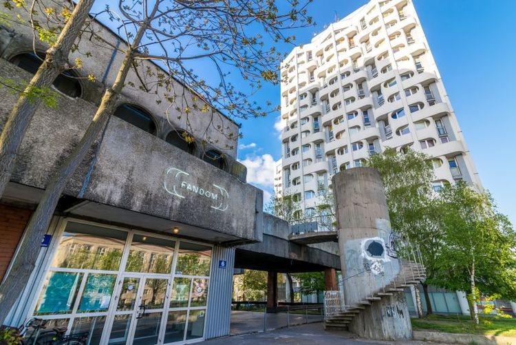 ELN: piknik na Placu Społecznym, pokaz filmu i wyprzedaż książek