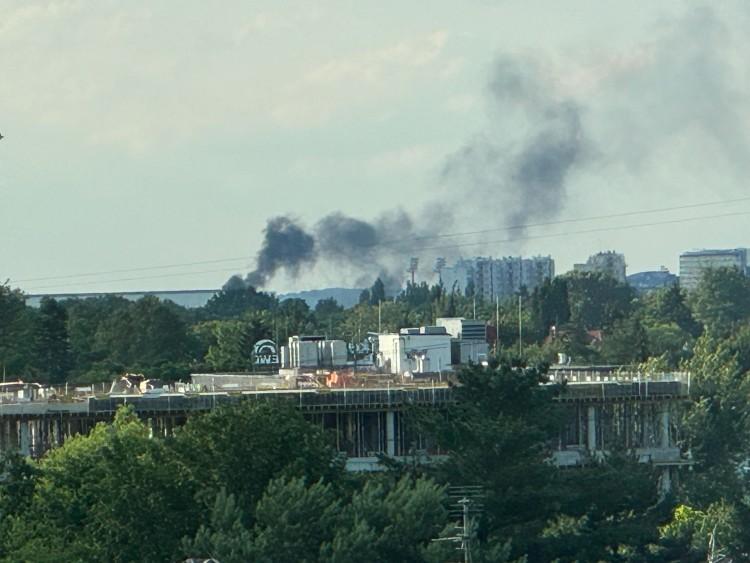 Wrocław: Pożar opon na Fabrycznej. Dym było widać nad Magnolią