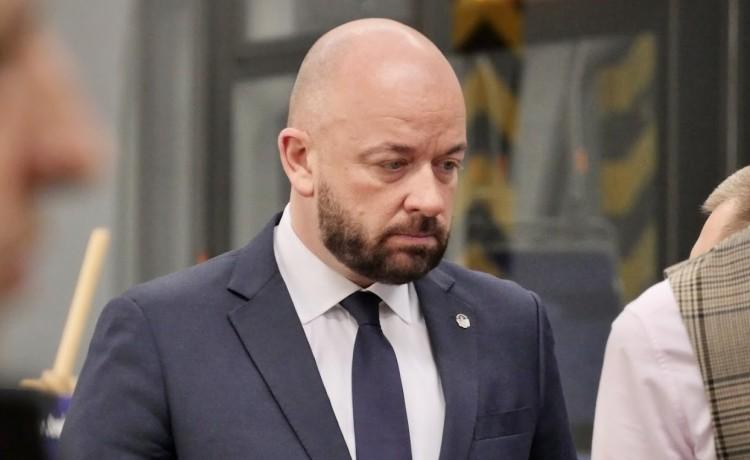 Prezydent Jacek Sutryk zadłużony po uszy. Dorabia w Tychach i Gliwicach