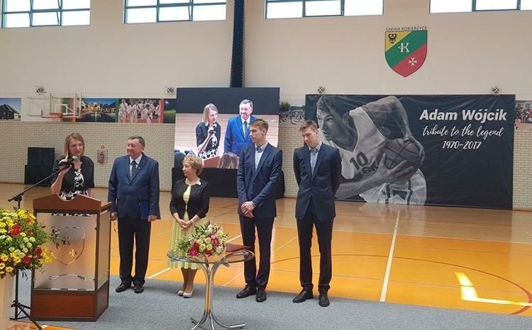 Adam Wójcik patronem hali sportowej w Kobierzycach [ZDJĘCIA]