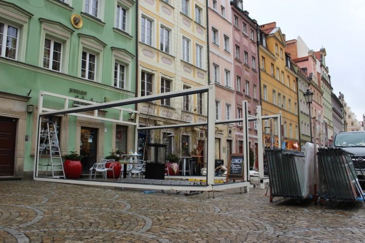 Wrocław: Na Rynku już powstają letnie ogródki. Ile w tym roku zapłacimy za piwo?