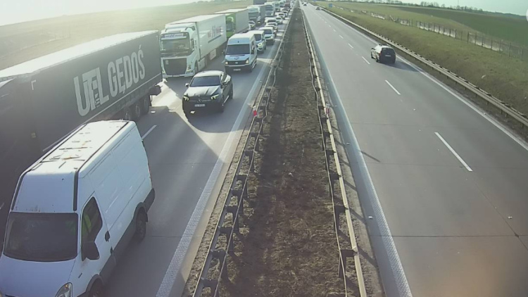 Utrudnienia na autostradzie A4. Korek na dojeździe do Wrocławia