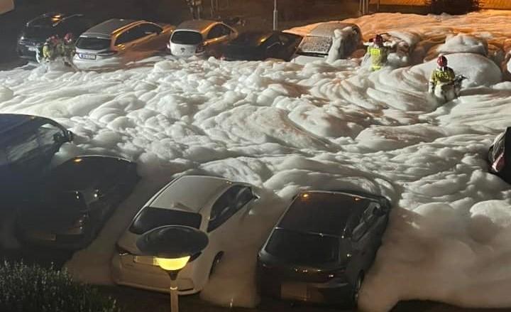 Wrocław: Pożar na Psim Polu. Spaliły się trzy auta
