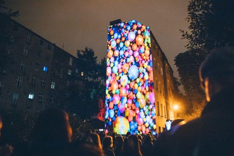 Galeria pod gołym niebem. Tłumy podziwiały na Nadodrzu ruchome murale [ZDJĘCIA]