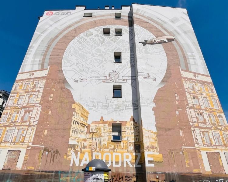 Murale na Nadodrzu – kolorowe podwórka na Nadodrzu. To miejsce przyciąga, byliście tam?