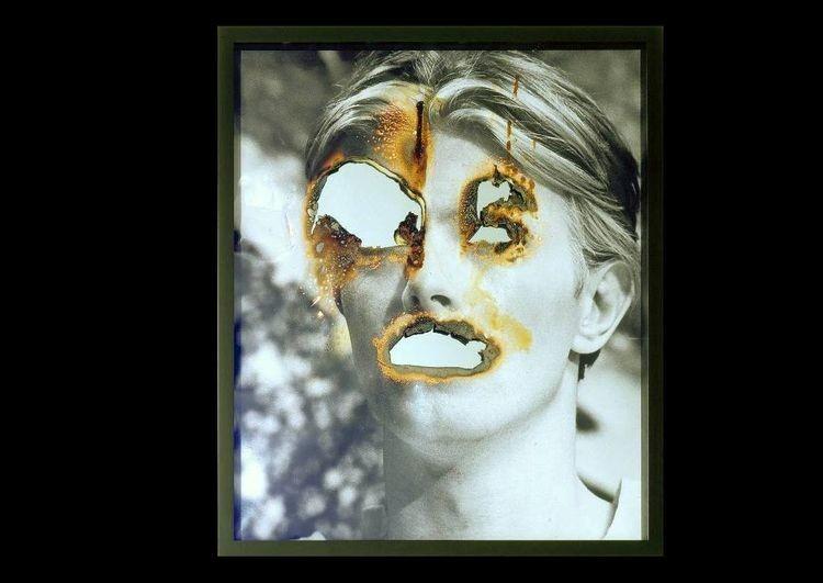 Debata o kulturze celebryckiej wokół zdjęcia Davida Bowiego