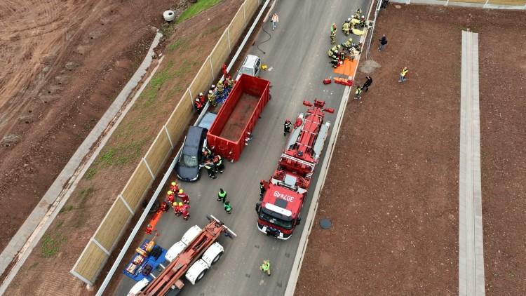 Autobus z dziećmi wbił się w nowy tunel. Wielkie ćwiczenia na Dolnym Śląsku