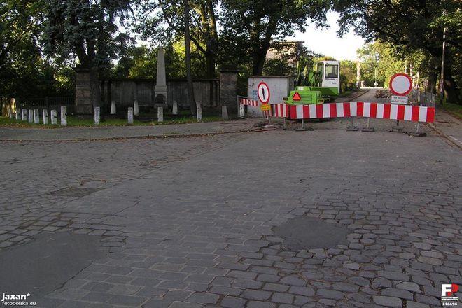 Leśnica odetchnie. Kończy się budowa wodociągu i kanalizacji na ważnej ulicy osiedla