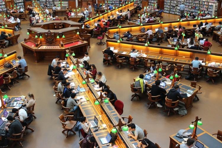 Miasto da stypendium młodym wrocławianom wyjeżdżającym za granicę