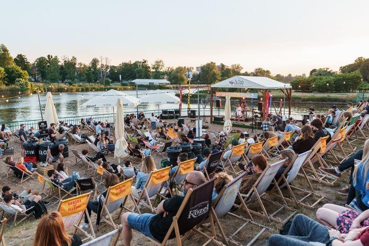Trwa letni festiwal muzyczny. Koncerty w zielonych przestrzeniach miasta [ZDJĘCIA]