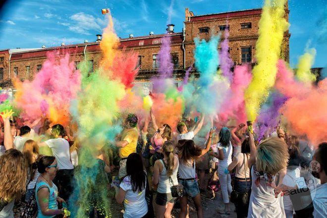 Festiwal Kolorów dotarł do Wrocławia. Feeria barw czeka na plaży nad Odrą