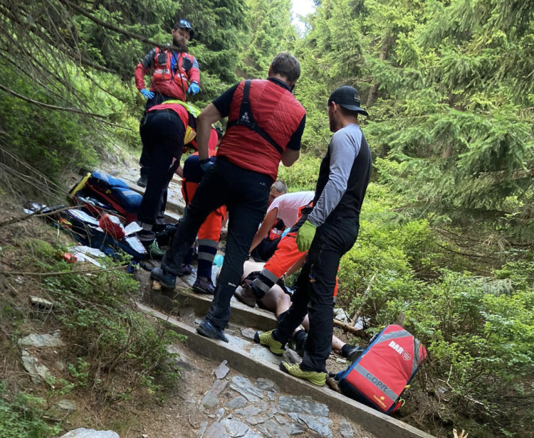 Tragedia w Karkonoszach. Turysta zmarł na szlaku