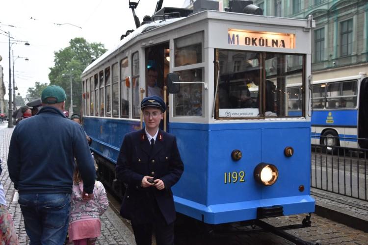 Zabytkowy tramwaj Linke Hoffman wyruszył w trasę. Tak wygląda po renowacji