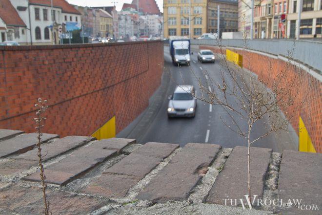 Tunel na placu Dominikańskim idzie do remontu. Zamkną go na całe wakacje, a we wrześniu...