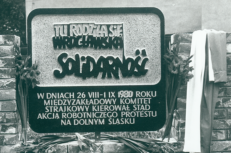 „Nigdy jeden przeciw drugiemu”. Obchody rocznicy powstania Solidarności [PROGRAM]