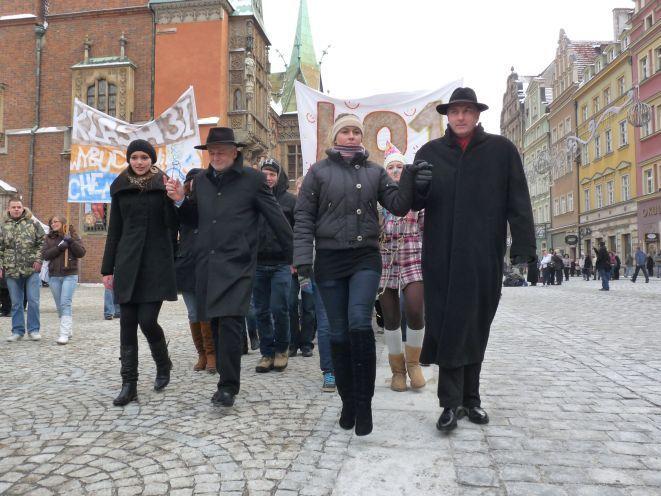 Karnawałowy polonez maturzystów