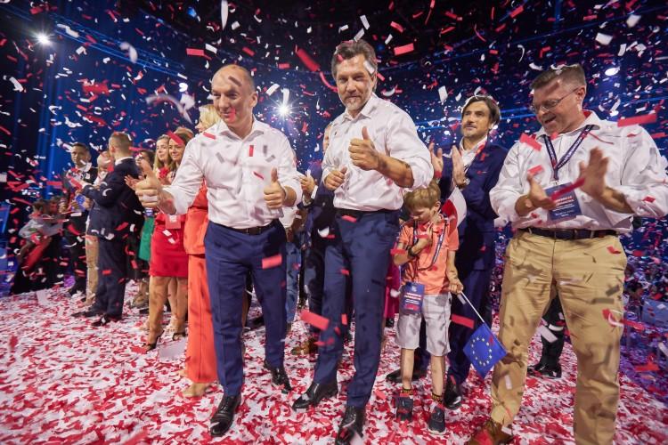 Bezpartyjni Samorządowcy lepsi od Trzeciej Drogi SONDAŻ DLA TUWROCLAW.COM