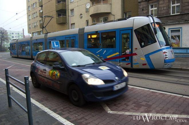Świetna informacja dla wrocławskich kierowców. Paliwo jest najtańsze od wielu lat