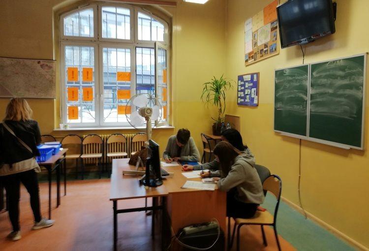 Wrocław: Opłaty za naukę w szkołach. Miasto rozważa taki scenariusz