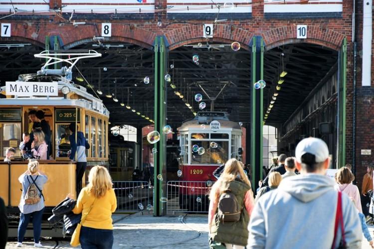 Dzień Otwarty MPK. Nauka jazdy tramwajem i stare tablice na pamiątkę [ZDJĘCIA]