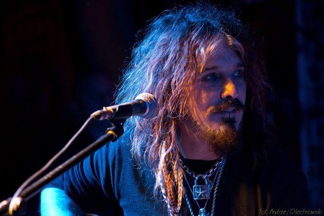 Wokalista i gitarzysta Mötley Crüe pomoże pobić Rekord Guinnessa