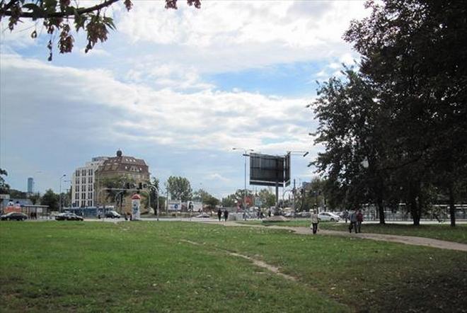 Ustawiony przetarg na działkę przy Legnickiej? Urzędnicy odpierają zarzuty