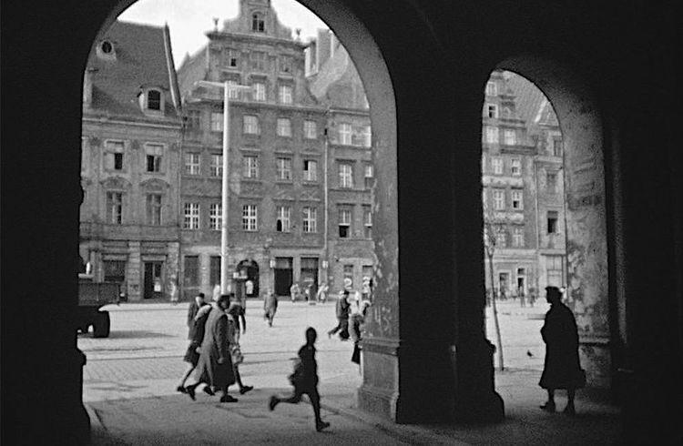 Kadry Wrocławia. Przegląd archiwalnych filmów o Wrocławiu