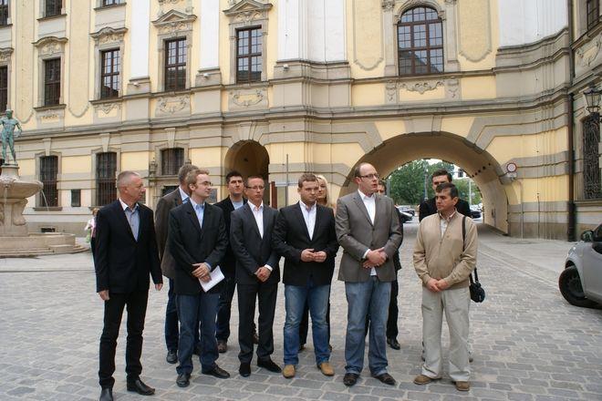 Będzie kolejna afera? Ruch Palikota żądą kontroli NIK w Hali Stulecia