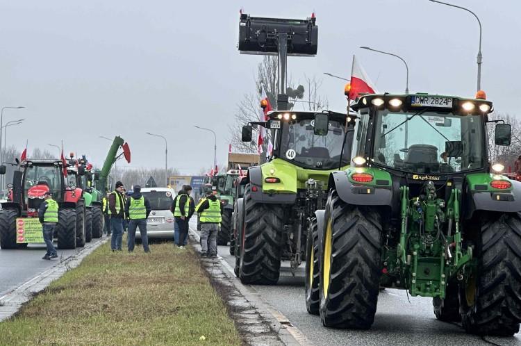 Strajk rolników Wrocław 15 lutego - 500 traktorów w mieście [OBJAZDY, KORKI, ZMIANY W MPK]