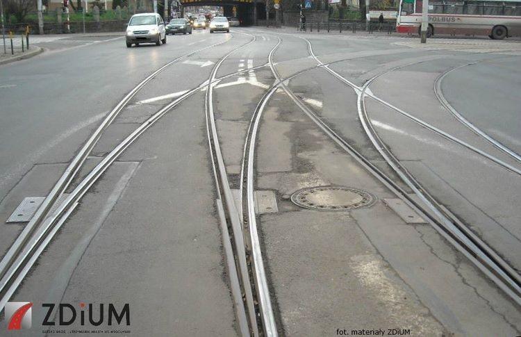 Przedłużają się prace na torowisku na Pułaskiego