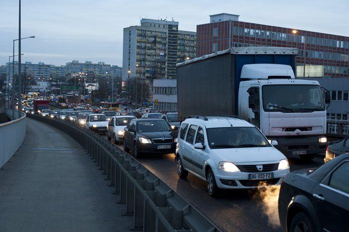 Gigantyczne korki na ulicach wokół wrocławskich cmentarzy. Ludzie się wyzywają