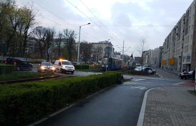 Na ulicy Pułaskiego tramwaj zderzył się z autem osobowym