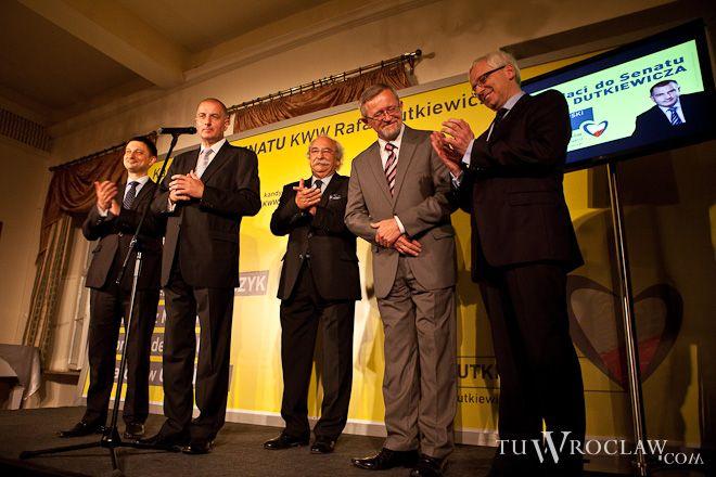 Spokojny wieczór wyborczy Obywateli do Senatu Rafała Dutkiewicza 