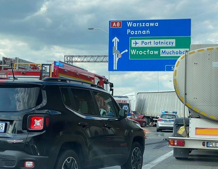 Wrocław: Seria karamboli na AOW.  Znów utrudnienia na obwodnicy