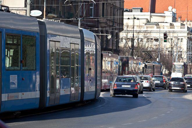 Żółte światła i likwidacja pasów ma pomóc na Świdnickiej