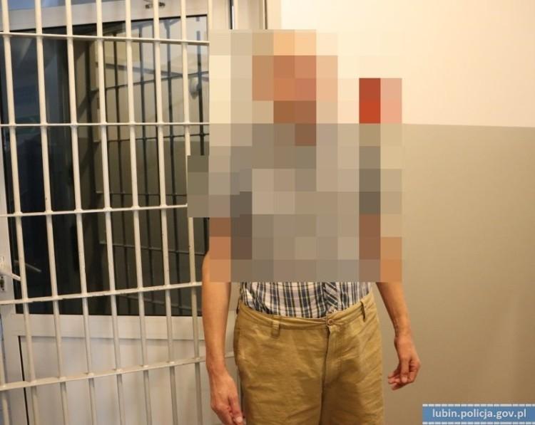 Mężczyzna wywołał alarm bombowy, bo miał w domu zimną wodę