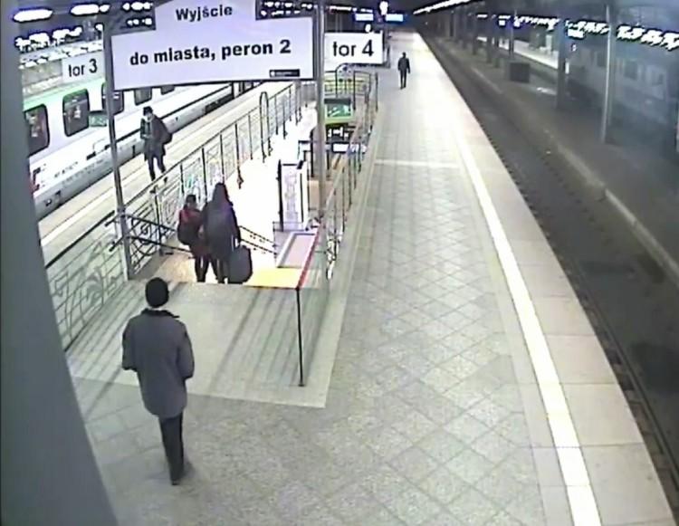 Wysiadł z pociągu we Wrocławiu i ślad za nim się urwał. Tajemnicze zaginięcie 77-latka