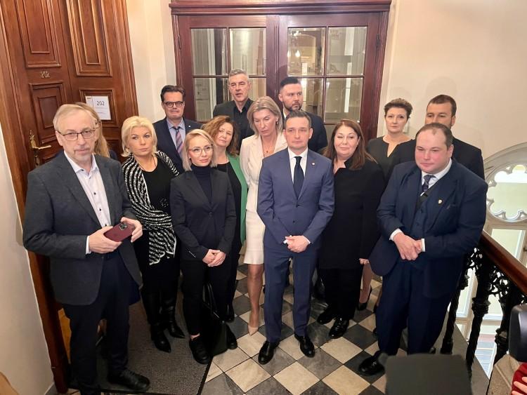 Platforma Obywatelska opuściła Jacka Sutryka. Ale tylko trochę