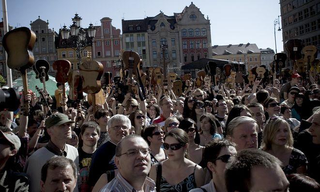 Wrocławska próba bicia gitarowego rekordu Guinnessa 