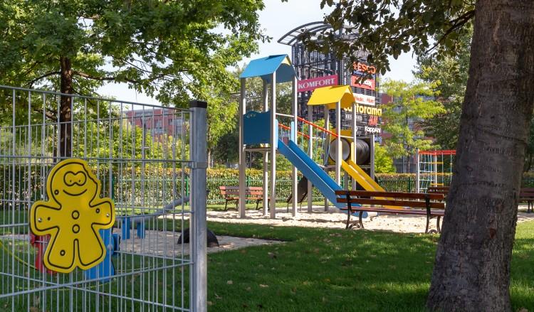 Magnolia Park wyremontowała plac zabaw dla dzieci. Jest ogólnodostępny [ZDJĘCIA]