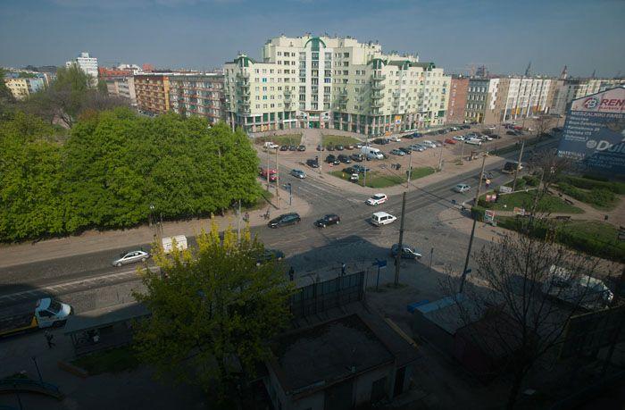 Rowerzyści walczą o przejście przez Pułaskiego na skrzyżowaniu z Kościuszki