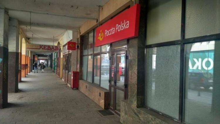 Poczta Polska przywraca możliwość wysyłania paczek zagranicznych. Nie do wszystkich krajów