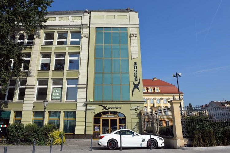 Prokuratura umorzyła sprawę pobicia w nocnym klubie. Wrocławianin prowadzi śledztwo na własną rękę